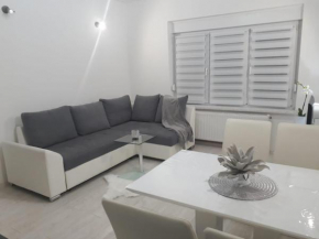 Apartman Kristina - Self check in & check out
